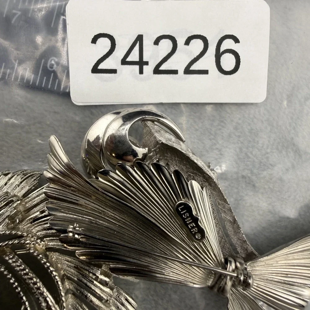 Vintage Lisner Deltah Brooch Lot Silver Tone‎ Textured Floral Wing 3pc